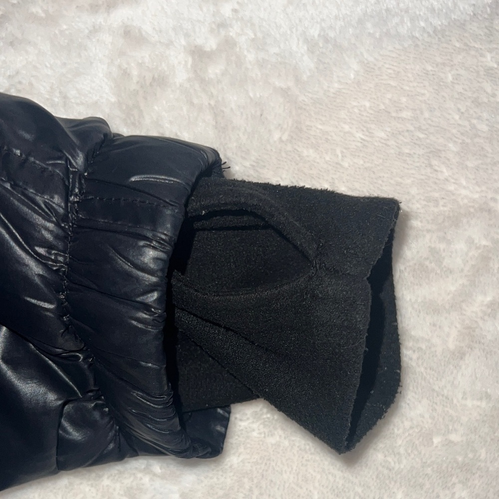 Reposhed Black Puffer Jacket for Kids - Picture 4 of 13